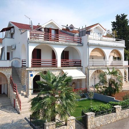 Apartment Ivan By El-Pi Tours Малинска Екстериор снимка