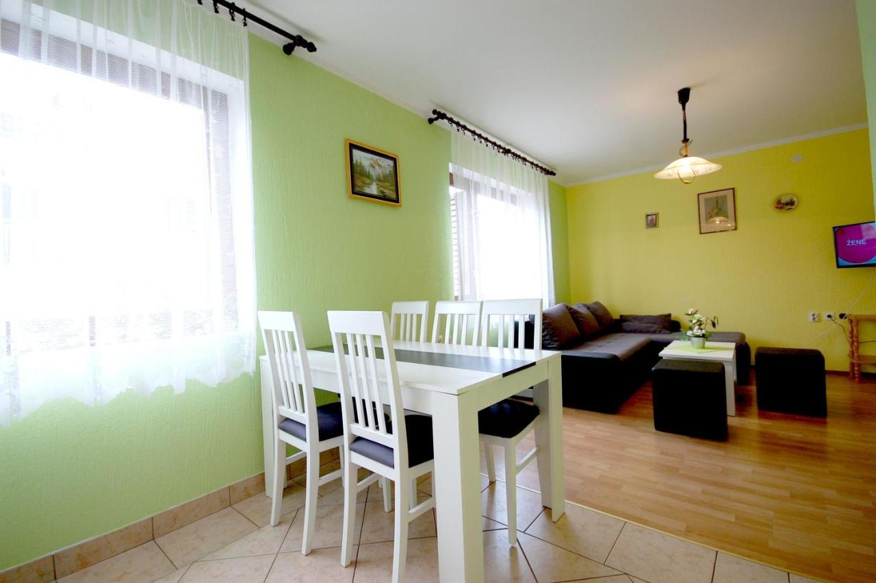 Apartment Ivan By El-Pi Tours Малинска Екстериор снимка
