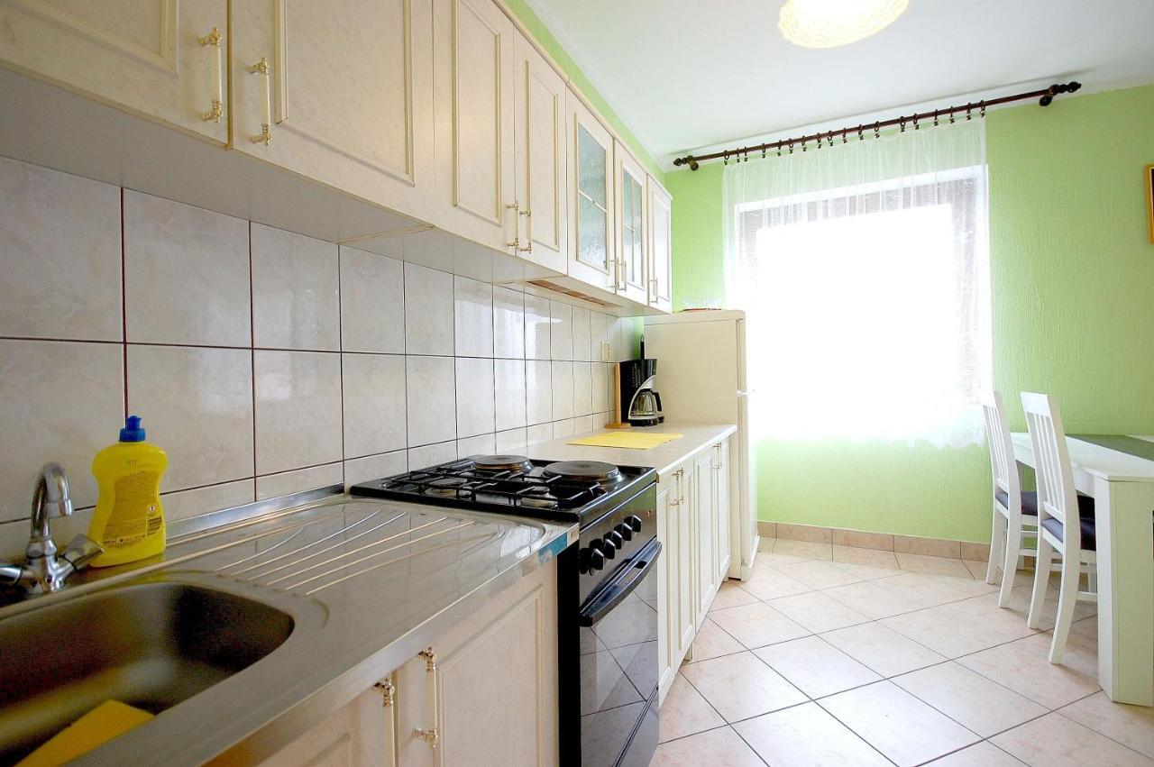 Apartment Ivan By El-Pi Tours Малинска Екстериор снимка