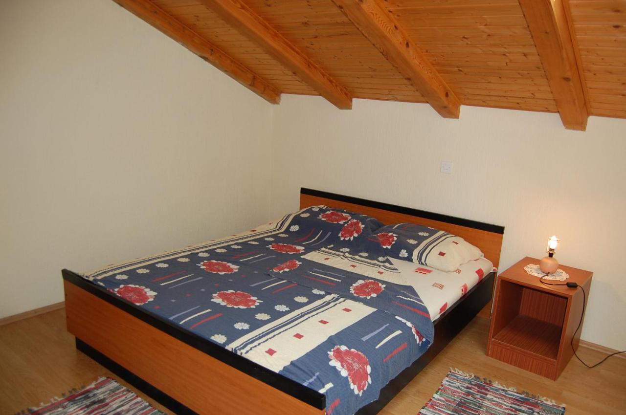 Apartment Ivan By El-Pi Tours Малинска Екстериор снимка