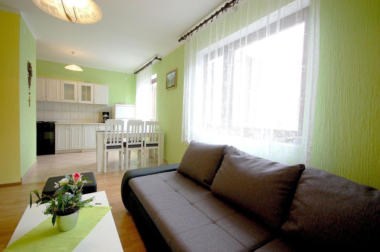Apartment Ivan By El-Pi Tours Малинска Екстериор снимка
