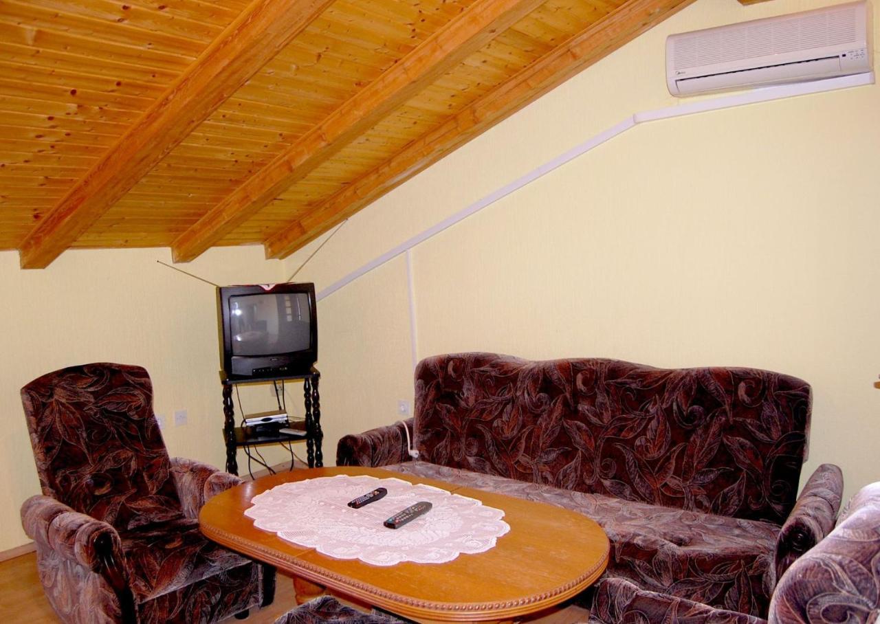 Apartment Ivan By El-Pi Tours Малинска Екстериор снимка